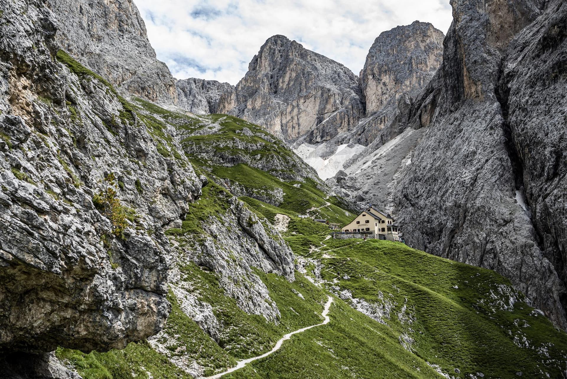 Wege im Felsen